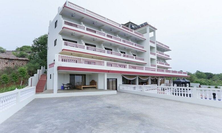 Hotel Treebo Aarya Boulevard