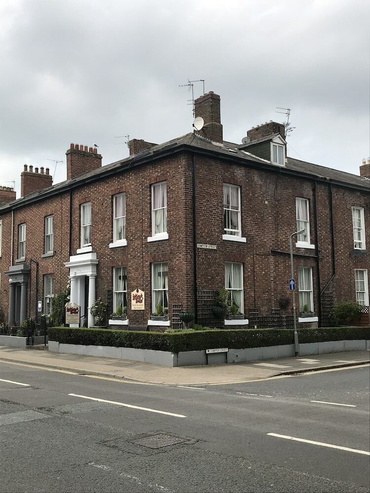 Hotel Ashleigh House