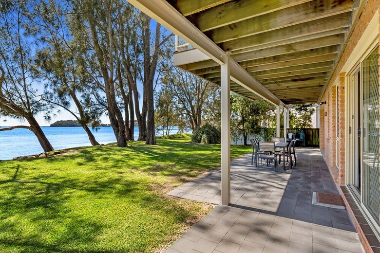 Sandranch, 123 Foreshore Drive