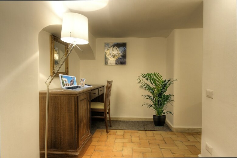 Hotel Farnese Suite Dream S&ar