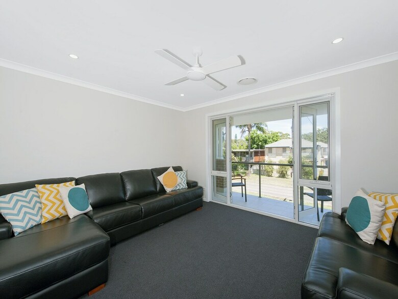 Big Wave, 8 Achilles Street