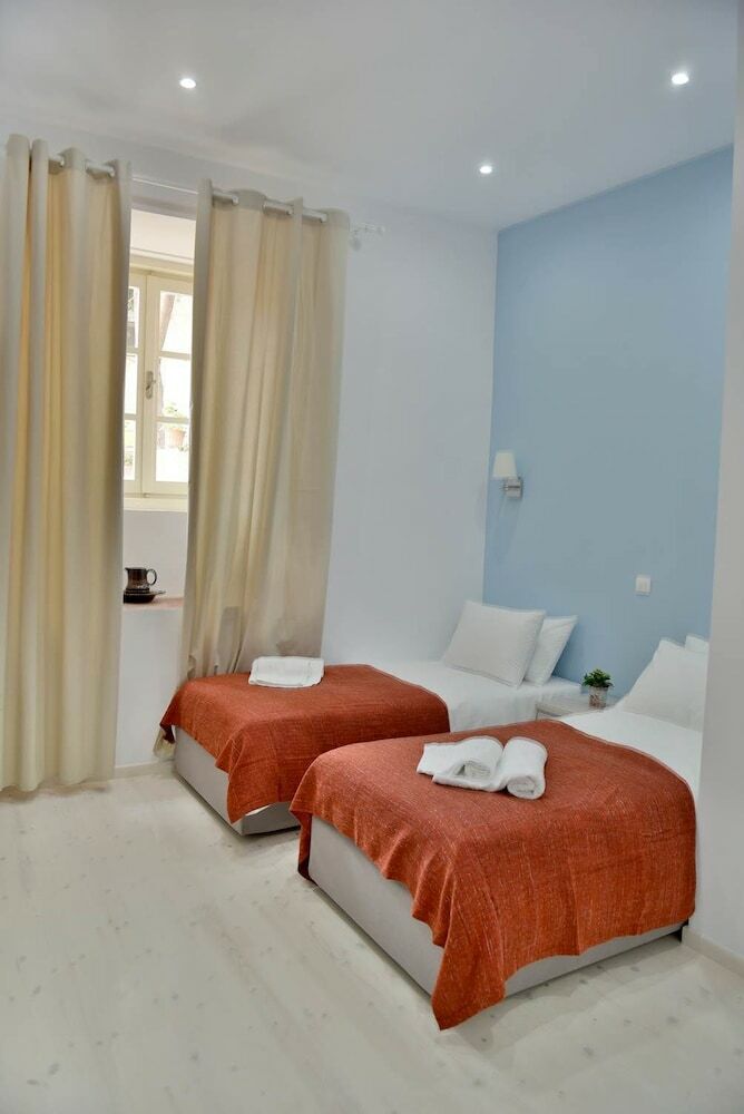 Hotel Douskos Port House
