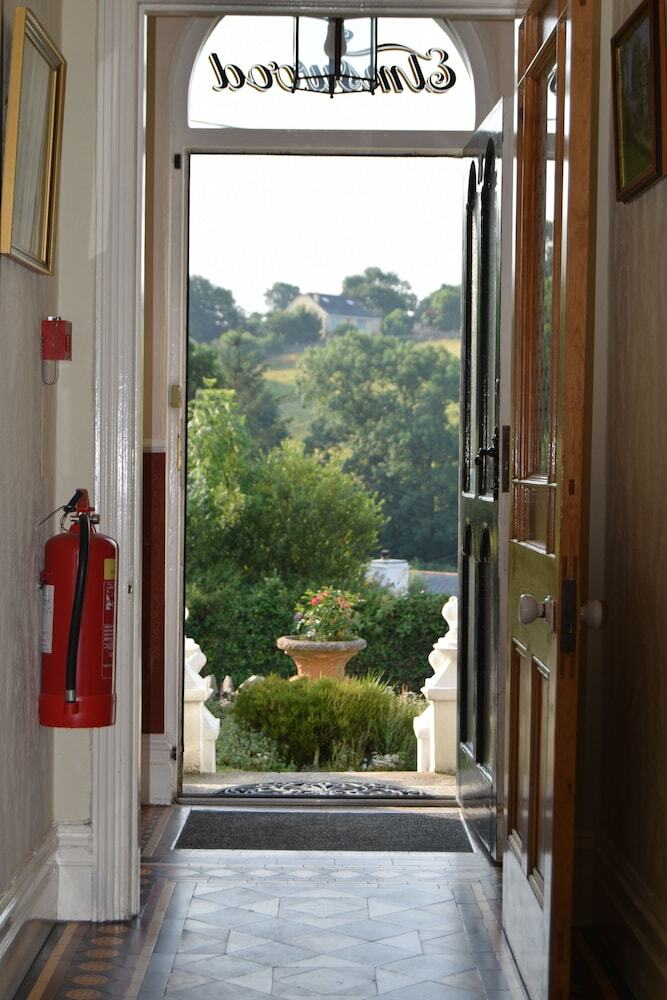 Bed & Breakfast Elmswood House