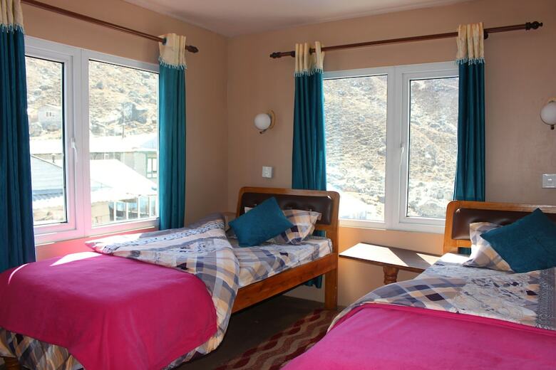 Hotel Thanka Inn Gokyo
