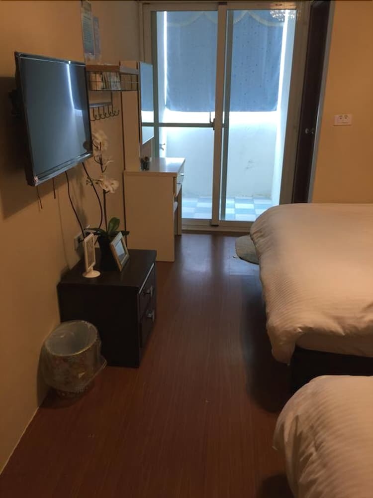 Hotel East First B&B