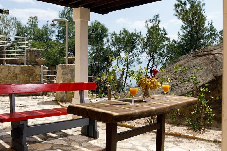 Ark Beach Hotel