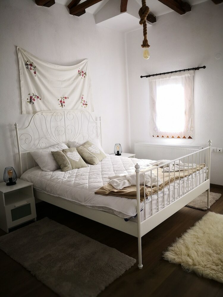 Apartamentos Effrosini Traditional Home
