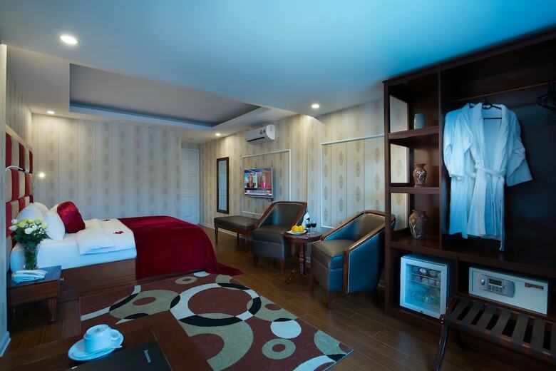 Olympus Old Quarter Hotel