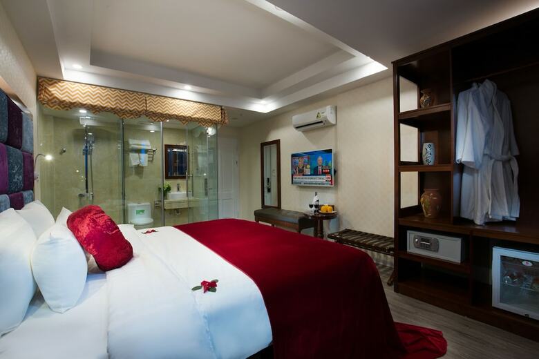 Olympus Old Quarter Hotel