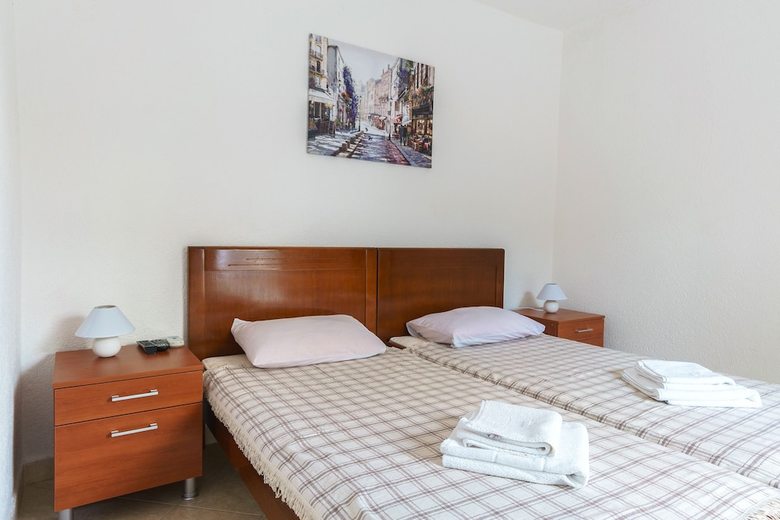 Aparthotel Apartments Lora