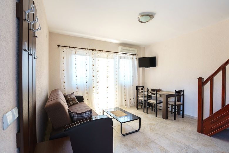 Aparthotel Apartments Lora