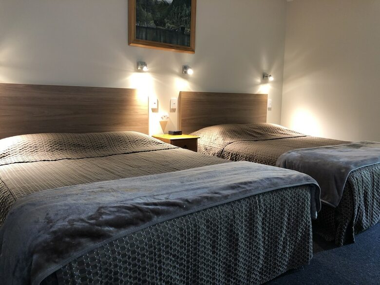 Hotel Manapouri Lakeview Motor Inn