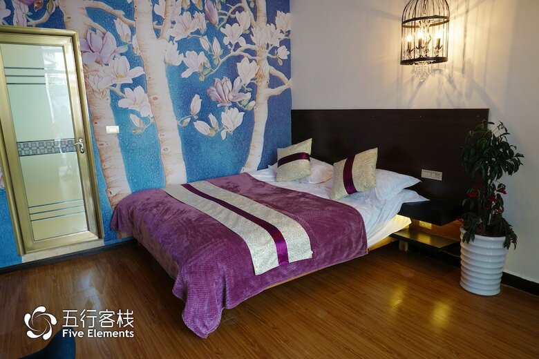 Hostal Five Elements