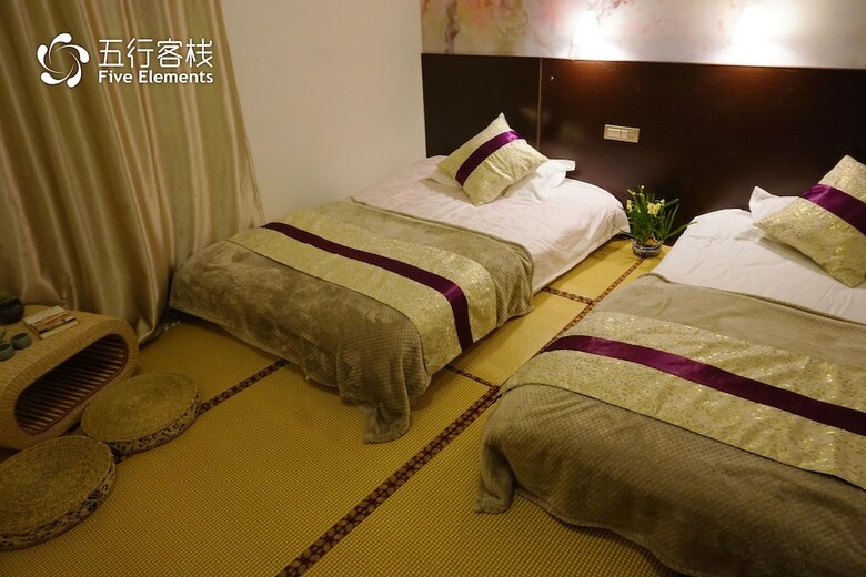 Hostal Five Elements