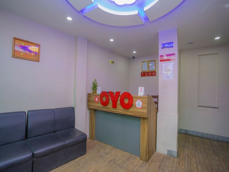 Oyo 146 Somewhere Hotel & Restaurant