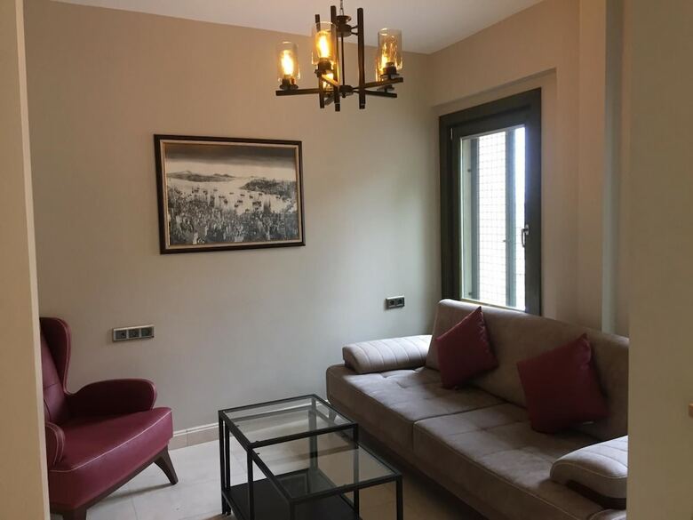Leader Mansion Hotel & Suite