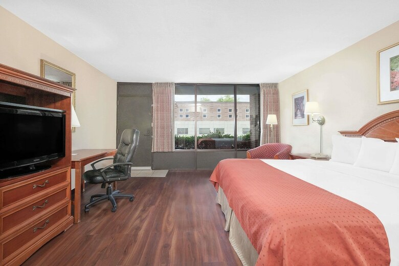 Hotel Baymont By Wyndham Paris