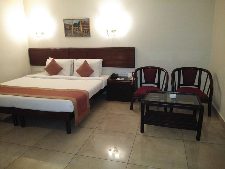 Hotel Yuvarani Residency