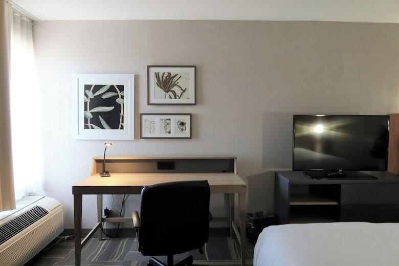 Hotel Greentree Inn & Suites