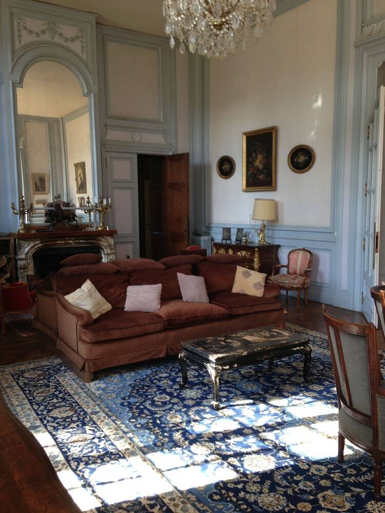 Bed & Breakfast Chateau Du Val Larbont