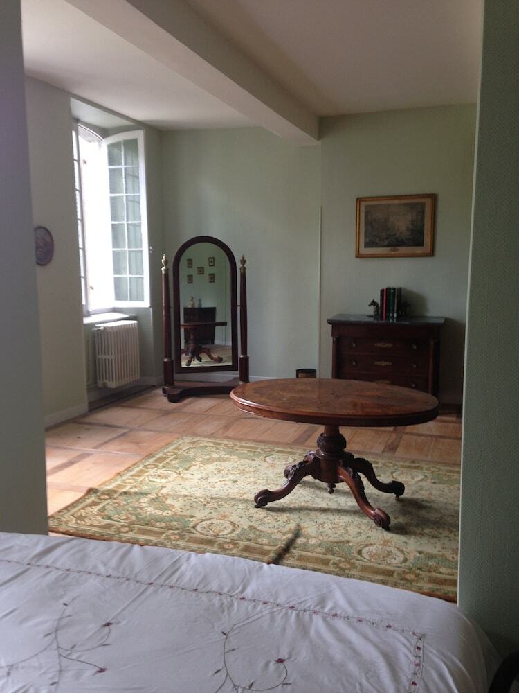 Bed & Breakfast Chateau Du Val Larbont