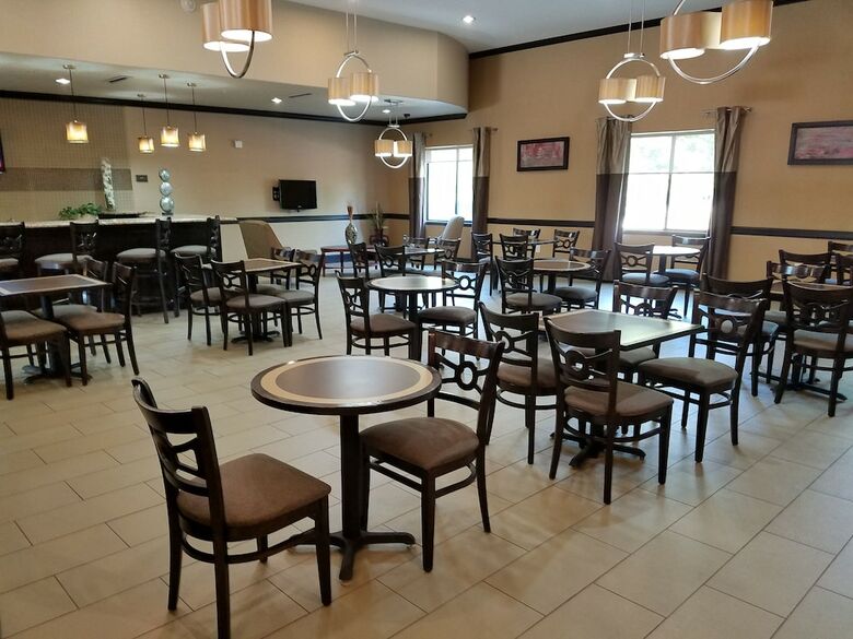 Best Western Plus Texoma Hotel & Suites