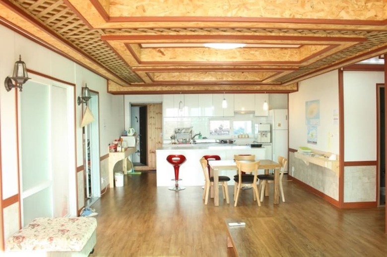 Hostal De Borah Guesthouse - Hostel