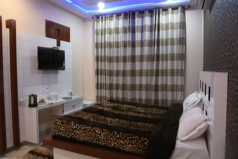 Hotel Gst Grand Plaza