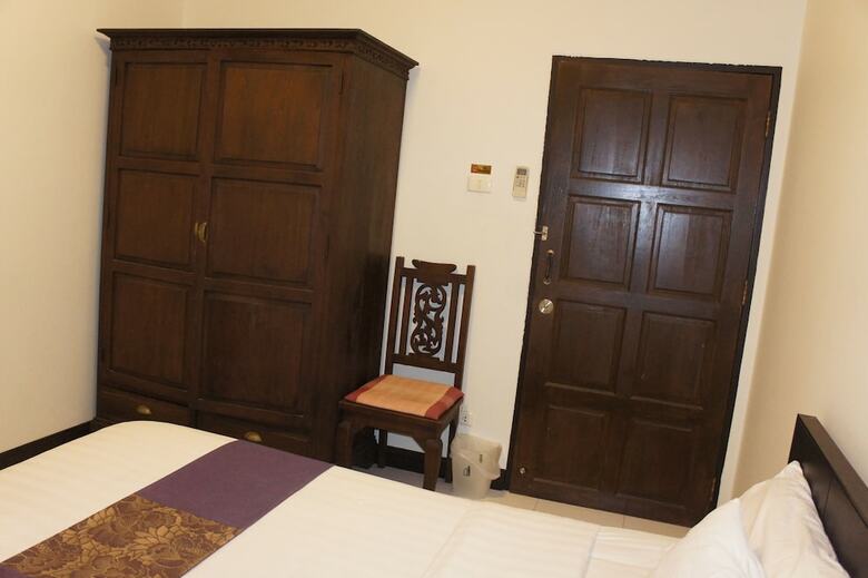 Hotel Phuket Gay Home Stay - Caters To Men