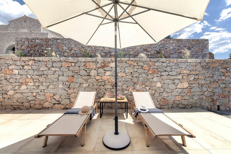 Hotel Ari� Estate Suites & Spa