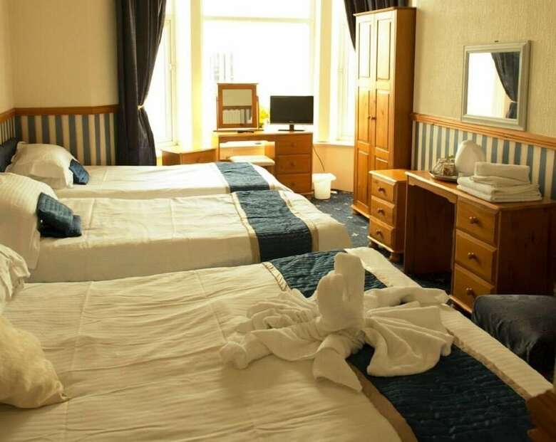 Canasta Hotel