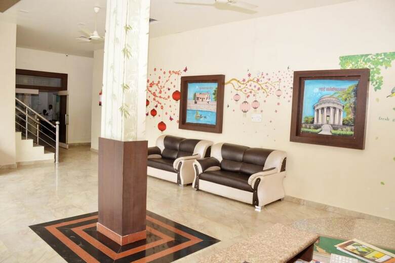 Hotel Nand Residency
