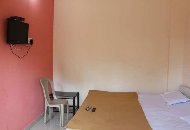 Hotel Center Point Residency