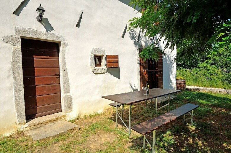 Hotel Traditional Stone House