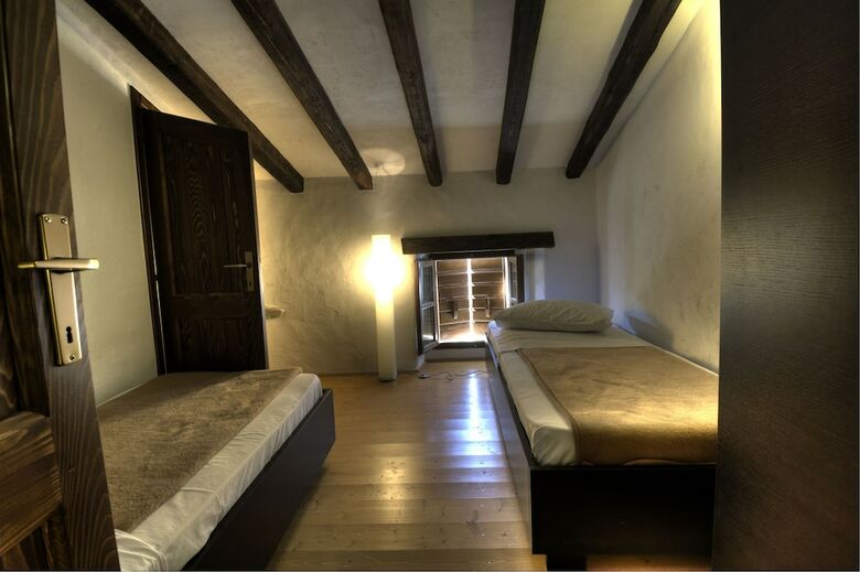 Hotel Traditional Stone House