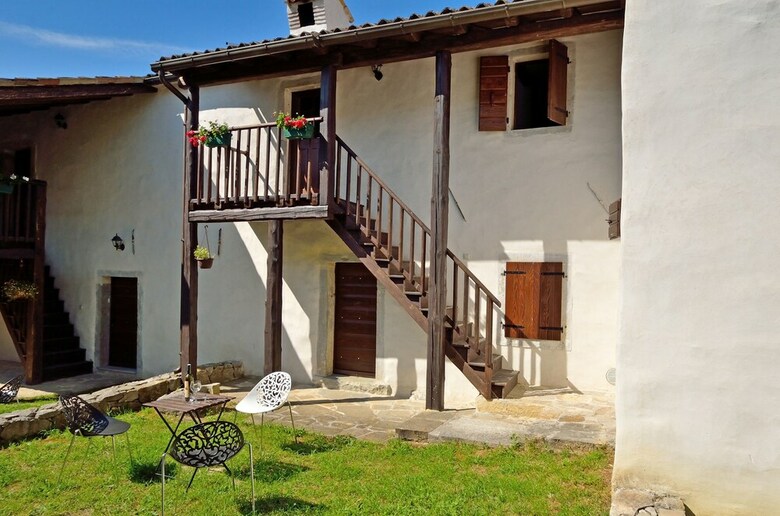 Hotel Traditional Stone House