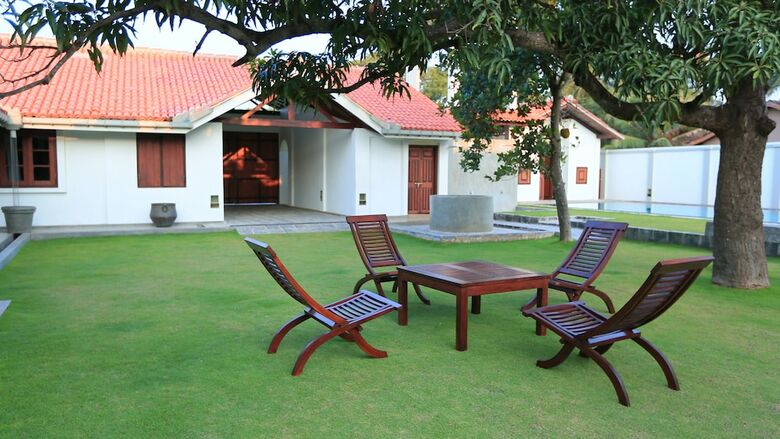 Hotel Yoho Monsoon Villa
