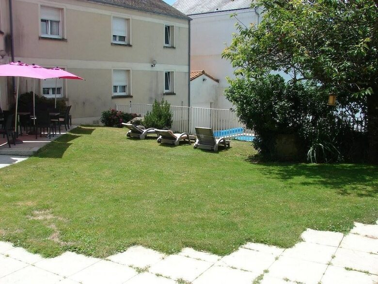 Hotel H�tel Le Cerizay
