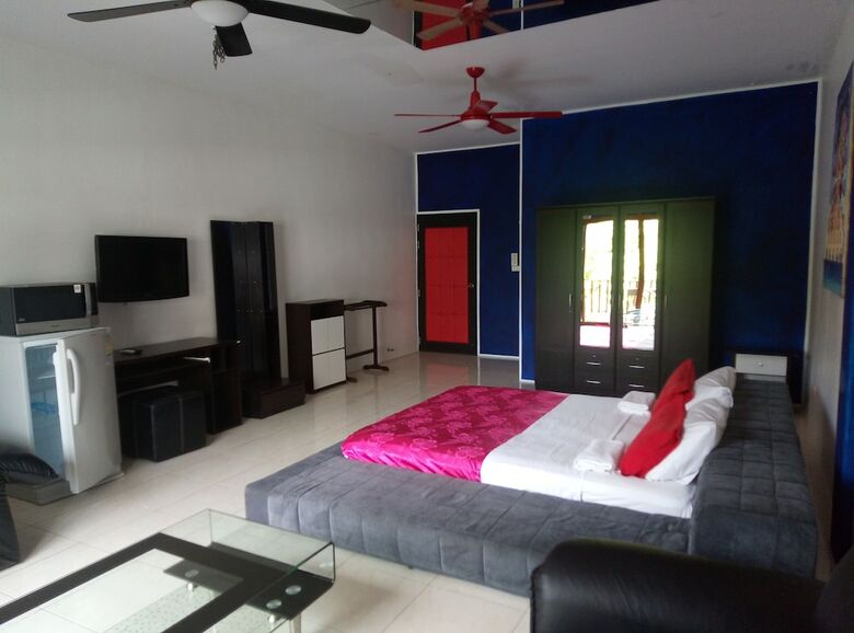 Hotel Room 4 Smart Travelers Rawai