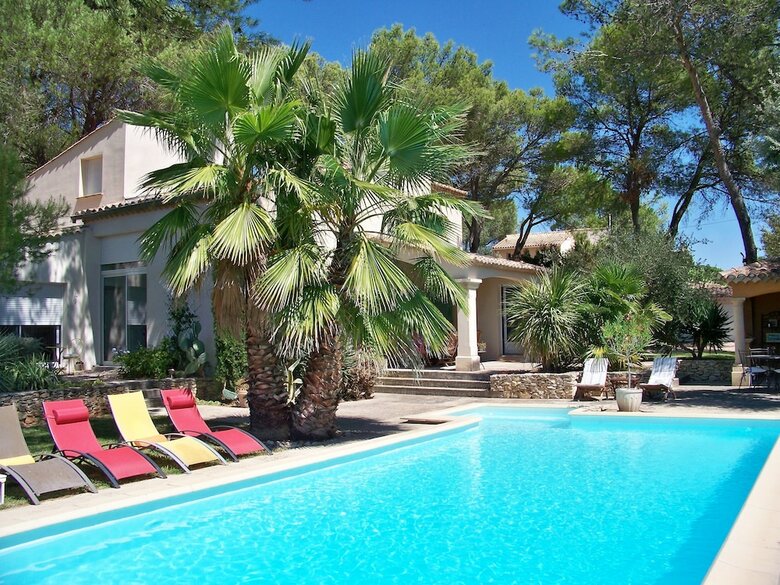 Hotel Sous Les Pins De Nages