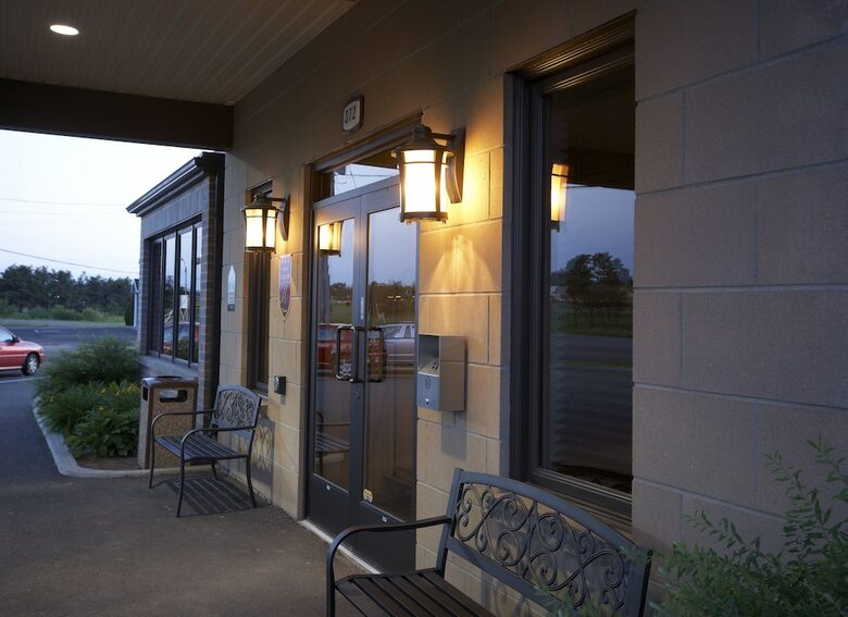 Motel Econo Lodge Inn & Suites
