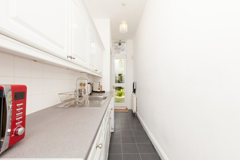 2 Bedroom Home In Great Location In Edinburgh
