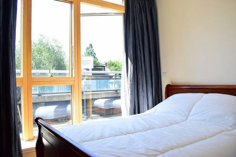 Spacious 3 Bedroom Apartment