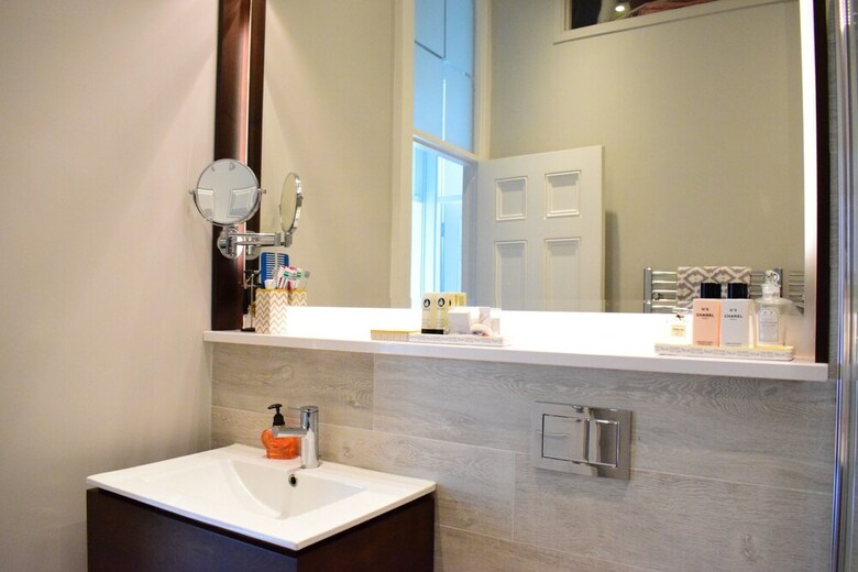 Renovated 1 Bedroom Apartment