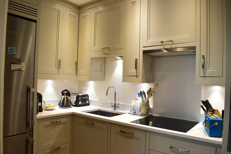 Renovated 1 Bedroom Apartment