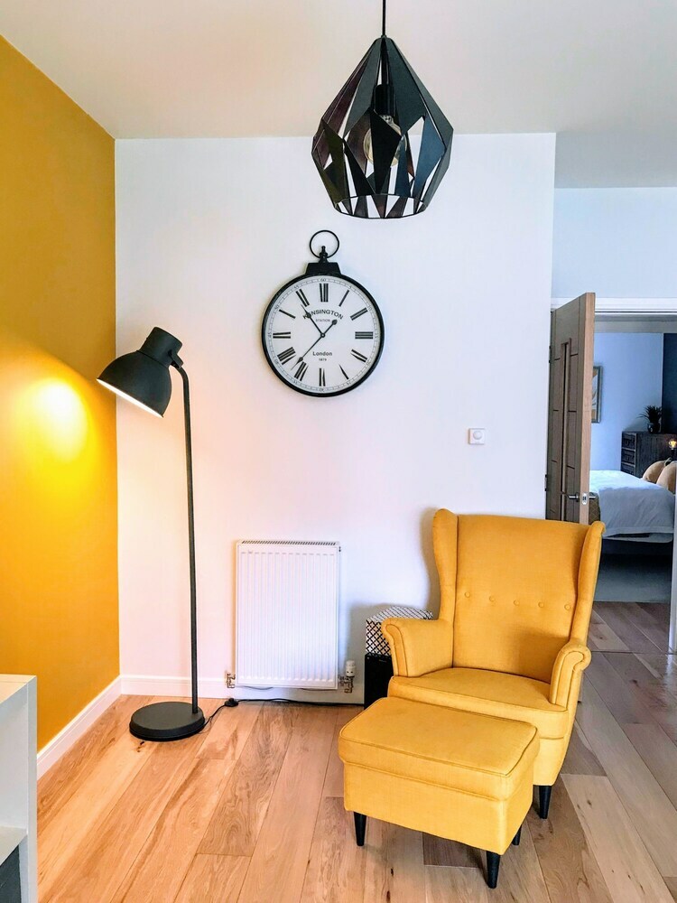 Contemporary Apartment With Garden