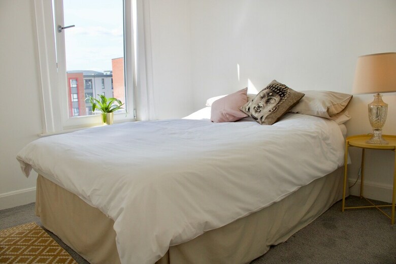 2 Bedroom Apartment Near Murrayfield