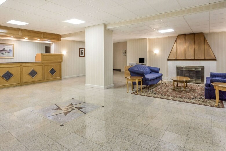 Hotel Ramada By Wyndham Triangle/quantico