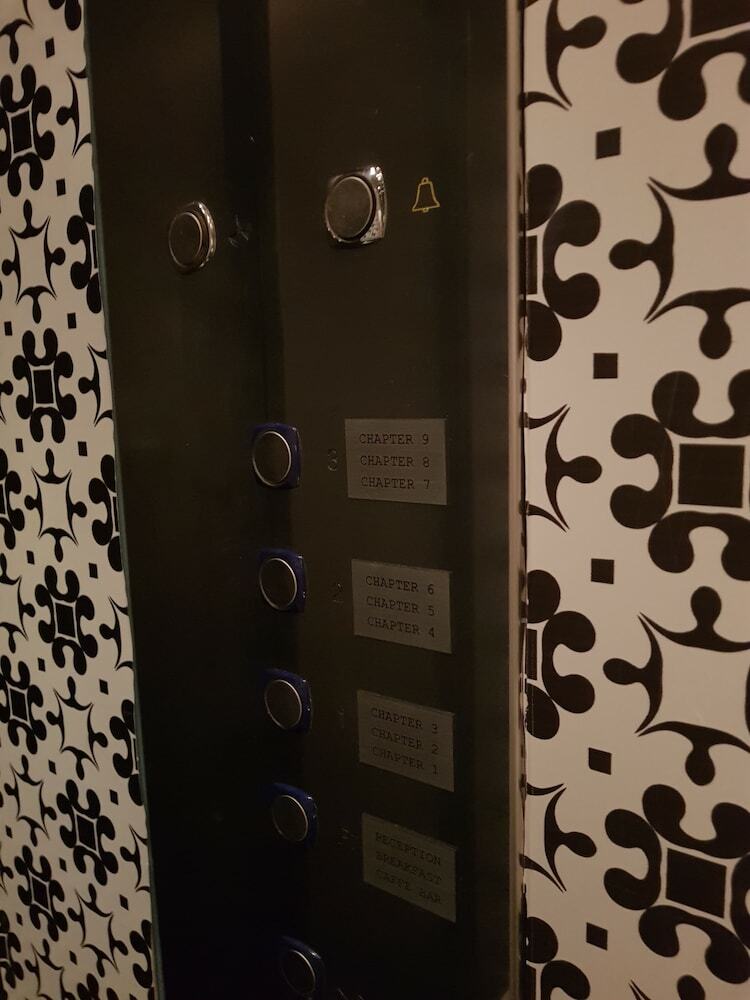 Hotel Story