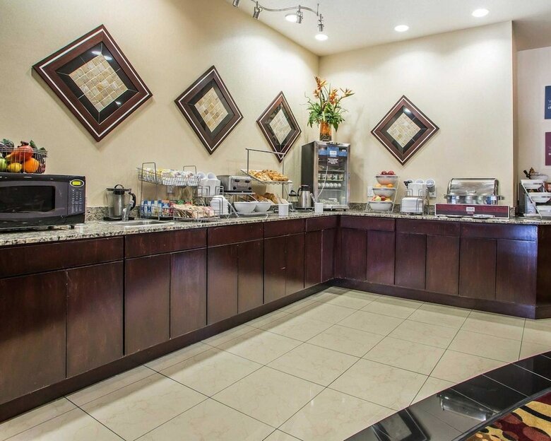 Hotel Comfort Suites Troy